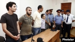 Активисты АНК в зале суда, Ереван, 20 июля 2012 г.
