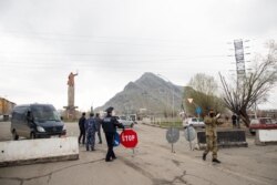 Блок-пост в Оше. Апрель 2020 года.