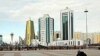 Площадь в административном центре Астаны. 10 апреля 2007 года.