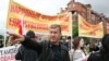Действительно, Тедееву удалось буквально за считанные недели и месяцы стать народным героем