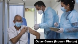 Vaccination campaign with the third dose of anti-COVID-19.Valeriu Gheorghiță estimează că, în ritmul actual, am putea ajunge la o rată de imunizare de 75% la final de an