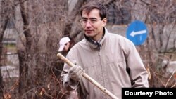 Марат Бикмуллин Казан янындагы урманны чистарту өмәсендә