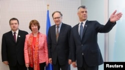 Ivica Dačić, Catherine Ashton, Alexander Vershbow și Hashim Thaçi, Bruxelles,19 aprilie 2013.