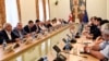 ოპოზიციური პარტიებისა და საპარლამენტო უმრავლესობის წარმომადგენელთა შეხვედრა. 2017 წლის 18 აგვსტო