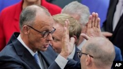 Фридрих Мерц во время бурных событий в Бундестаге 6 мая