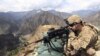 Lunetist american pe o culme strategică în Afghanistan, provincia Kunar