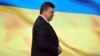 Оточення Януковича робить його «голим королем»?