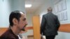 Дар акс: Анвар Юсуфов, шаҳрванди Тоҷикистон, ки дар Маскав ба шаш моҳи зиндон маҳкум шудааст...