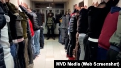 Raidurile poliției rusești împotriva migranților s-au întețit după atacul terorist asupra sălii de concerte Crocus City Hall, din martie 2024.