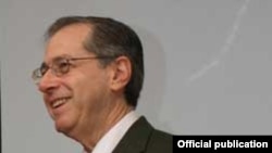 Mark Gitenstein