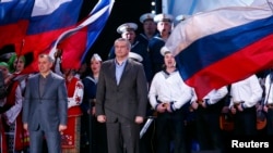 В центре Сергей Аксенов.