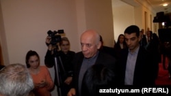 Mher Sedrakian (center), pictured in 2016