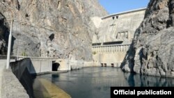 Токтогульская ГЭС.