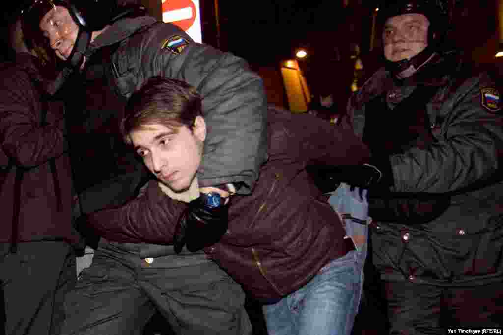 Гадел сайлау тарафдары тоткарлана