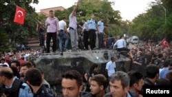 اردوغان: لا هم د ترکيې ولسمشر او د اردو اعلى سر قوماندان یم