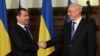Прем’єр-міністр України Микола Азаров (праворуч) і глава російського уряду Дмитро Медведєв, листопад 2012 року