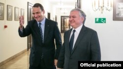 Poland - Foreign Minister Radoslaw Sikorski (L) meets with his Armenian counterpart Edward Nalbandian in Warsaw, 17Sep2013.