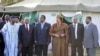 Afrika Bileleşiginiň ýolbaşçylary Muammar Kaddafi bilen duşuşýar, Tripoli, 10-njy aprel.