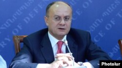 Armenia - Defense Minister Seyran Ohanian at a press conference in Yerevan, 18Jan2013.