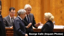Premierul Dăncilă a rămas în funcție după ce moțiunea de cenzură a picat. 