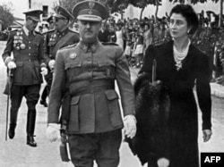 Франсиско Франко с супругой Кармен, 1943
