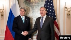 John Kerry şi Sergei Lavrov la conferinţa de la Munich