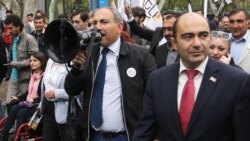 Armenia - Nikol Pashinian (C) and Edmon Marukian (R), leaders o the opposition Yelk alliance, campaign for mayoral elections in Yerevan, 21Apr2017.