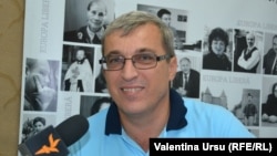 Oldrich Andrysek în studioul Europei Libere de la Chișinău