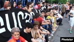 Armenia - A protest sit-in against an energy price increase on Liberty Square, Yerevan, 19 Jun2015.