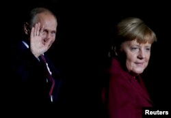 Angela Merkel si Vladimir Putin la convorbiri despre Ucraina in Berlin, 19 octombrie 2016.