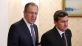 Russiýanyň daşary işler ministri Sergeý Lawrow (çepde) türkmenistanly kärdeşi Raşid Meredow bilen. (arhiw suraty)