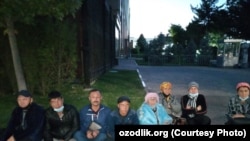 Sardobaliklar uysiz va yordam pulisiz qolganini iddao qilib olti marta Toshkentga yurish qilgan.