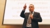 Анатоль Шумчанка падчас другога форуму прадпрымальнікаў у Менску, 1 лютага 2016 году
