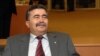 پرز:به اين نتيجه رسيده که کناره گيری فعلا مشکلی رابرطرف نمی کند.