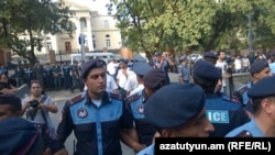 «Ո՛չ թալանին» նախաձեռնության հերթական բողոքի ակցիան նախագահի նստավայրի առջև, արխիվ