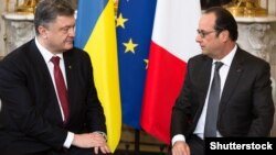 Президенти України та Франції Петро Порошенко та Франсуа Олланд (©Shutterstock) 