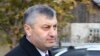 Если верить его информационным «буревестникам» в соцсетях, то Эдуард Кокойты расскажет в ближайшее время о причинах своего отсутствия на празднике