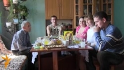Ukrainian Activist Family Hopes For Change