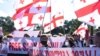 Szaakasvili szabadon engedését követelik tüntetők 2021. október 3-án a rusztavi börtönnél