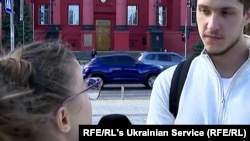 Ucrainenii nu sunt de acord cu ridicarea interdicției de călătorie pentru bărbații tineri