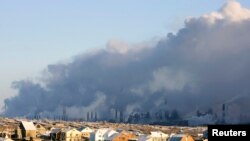 Металлургия комбинатынан шыққан түтін. Теміртау қаласы.