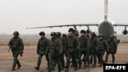 Белорусские военные в составе миротворческих сил ОДКБ в Казахстане, 8 января 2022 года.