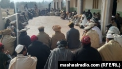 په میرلي کې د څلورو تښتول شویو کسانو د خوشې لپاره د تر مظاهرې وروسته غونډه - د ۲۰۲۱ز کال د ډېسېمبر ۲۸مې انځور. 