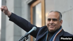 Armenia - Opposition leader Raffi Hovannisian holds a rally in Liberty Square in Yerevan, 28Feb2013.