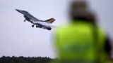 Истребитель F-16 ВВС Бельгии на авиашоу в Радоме, Польша, 23 августа 2015 года