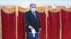 Президент Таджикистана Эмомали Рахмон голосует на выборах 11 октября. По предварительным официальным результатам, он набрал более 90 процента голосов.