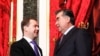 Дмитрий Медведев ва Эмомалӣ Раҳмон зимни мулоқот дар моҳи декабри соли 2011