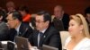 Депутат мажилиса парламента Бахыт Сыздыкова (крайняя справа) на заседании палаты. Астана, 5 октября 2009 года. 