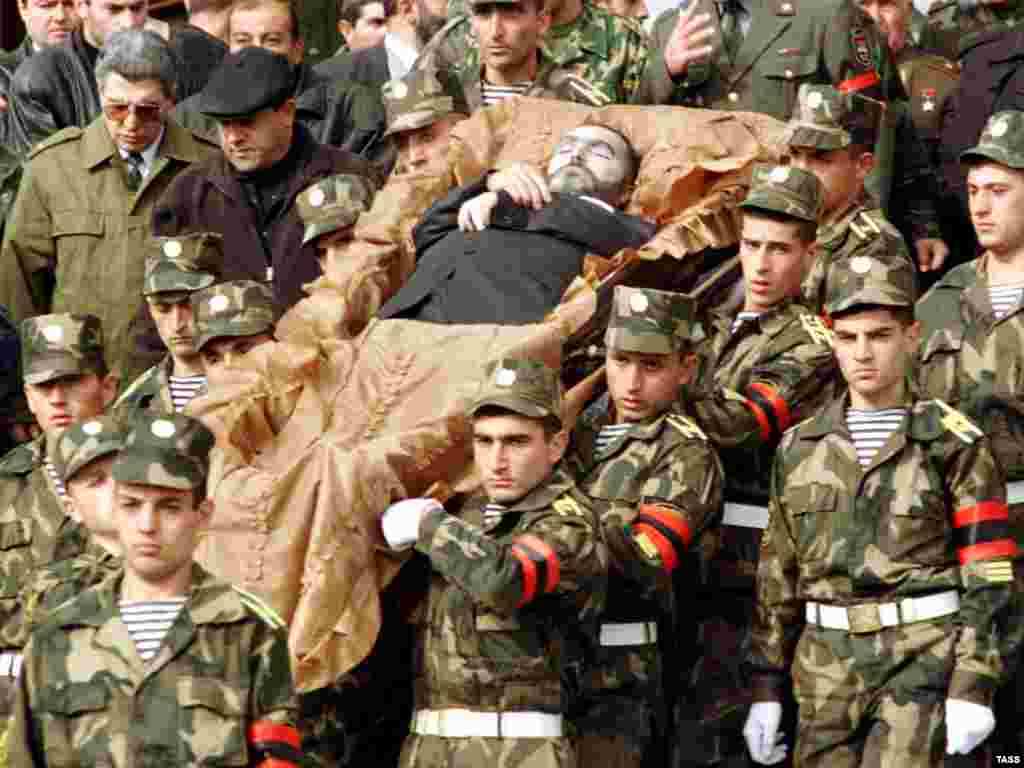 Funeraliile de stat ale premierului Vazgen Sargsian la 31 octobrie 1999