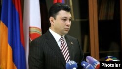 Armenia -- Ruling Republican Party spokesman Eduard Sharmazanov at a press conference in Yerevan, 26Dec2013